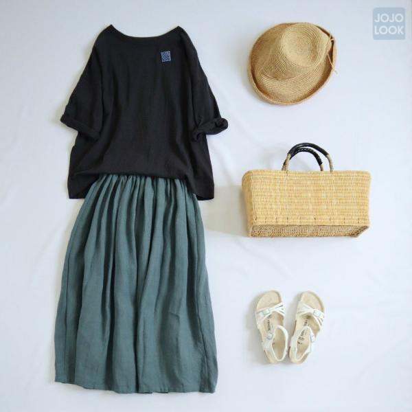 ブラック/Tシャツ+グリーン/スカート
