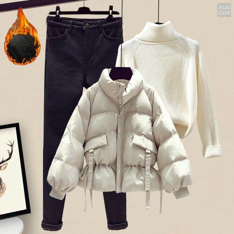 ホワイト/ニット.セーター+ホワイト/中綿コート+ブラック/パンツ