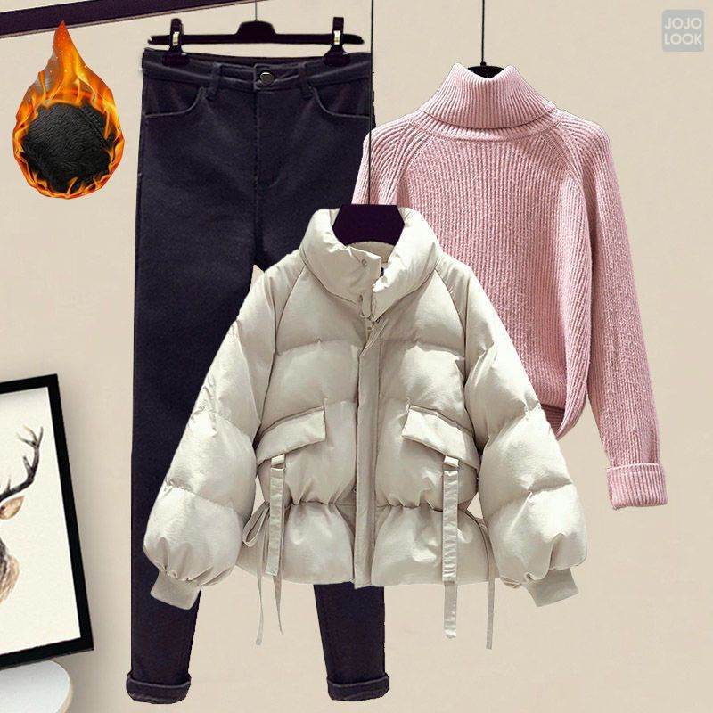 ピンク/ニット.セーター+ホワイト/中綿コート+ブラック/パンツ